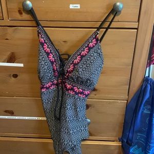 Medium black swimsuit from Korna Sol